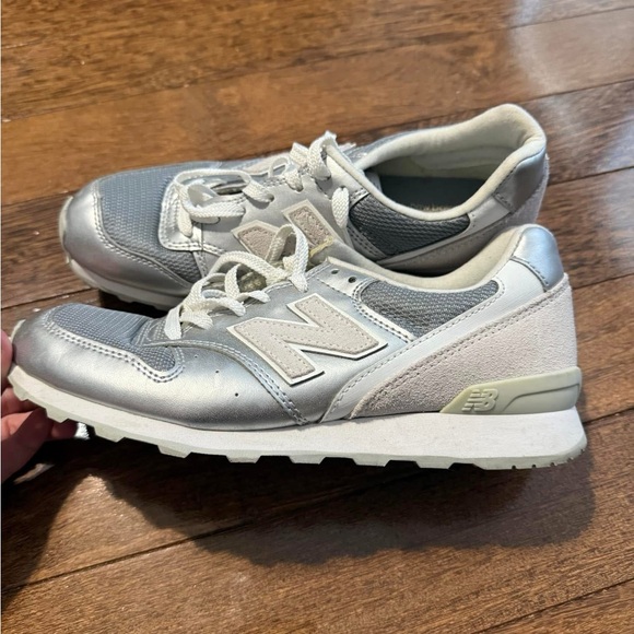 New Balance Shoes - New Balance 996 Silver Sneakers